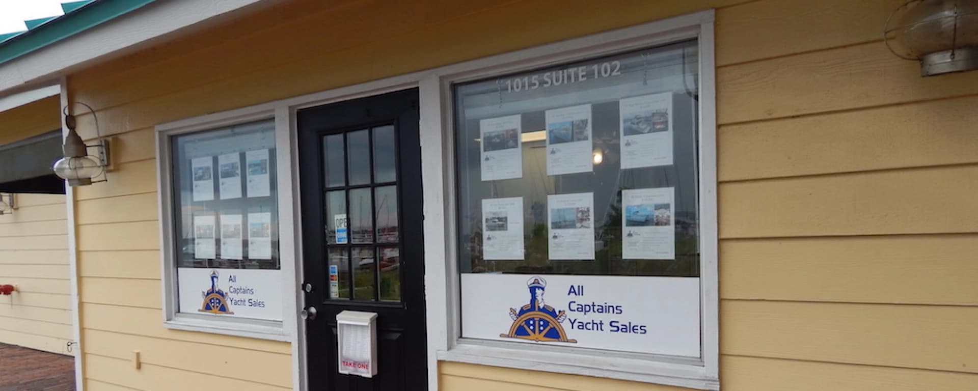 Luxury yacht cruising on Florida waters